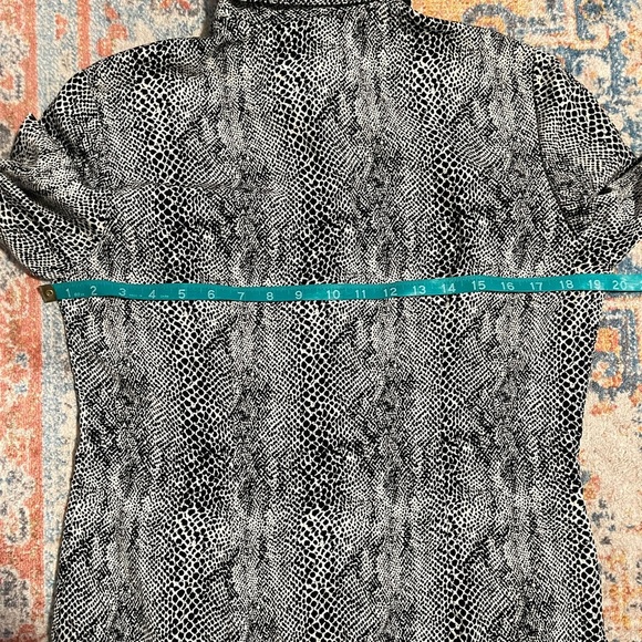 Vintage silky snakeskin print shirtdress long sleeved mother of pearl buttons - Picture 9 of 10